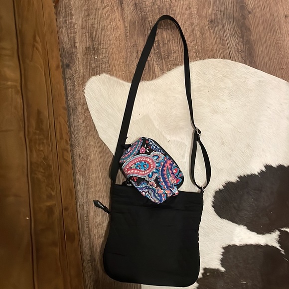 Vera Bradley convertible crossbody bag and makeup pouch - Picture 5 of 5